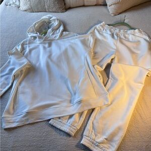 Women’s Two Piece White Hoodie and Jogger Set Size L
